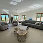 Pedra Luxe - Spacious Modern Villa *