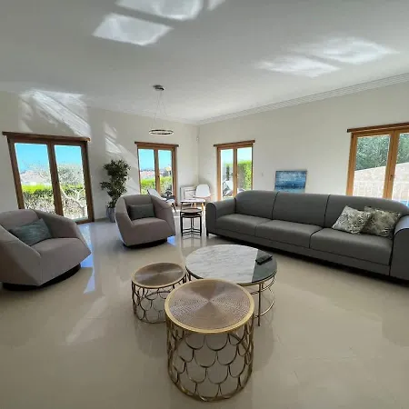 Pedra Luxe - Spacious Modern Willa *