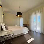 Villa Pedra Luxe - Spacious Modern